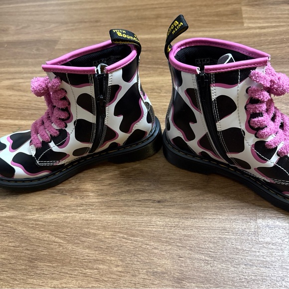 Dr. Martens 1460 youth size 4 cow print‎ patent lamper leather boots - Picture 4 of 6
